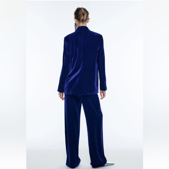 NEW ZARA FW22 BLUE VELVET BLAZER WITH POCKETS 2731/322 - Picture 7 of 9